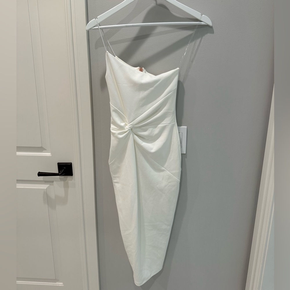 Ivory tight midi dress. One shoulder.